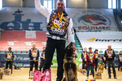 Knut Fuchs als Drittplatzierter mit Hund bei der Siegerehrung der CACIT Germany 2025 in der Ostbayernhalle